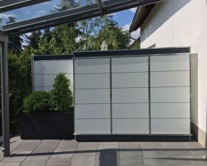 Sichtschutzwand-gartenschrank.jpg