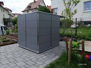 PU ; GH ; MG ; BS ; Das kleine moderne Gartenhaus mit Unterstand