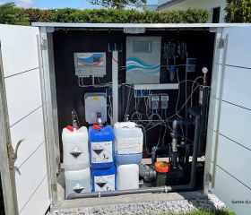 schrank-fuer-pooltechnik-modern.jpg