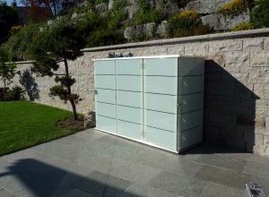 Wetterfester Design Outdoorschrank aus Glas
