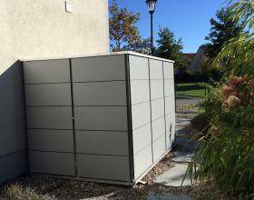 Spielgeräte Aufbewarhrung im Außenbereich Schule, Kita und Kindergarten