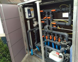 Pooltechnik_einhausung_klein_gr.jpg