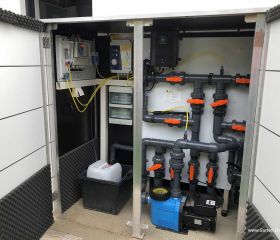 Moderner Schrank für Pooltechnik