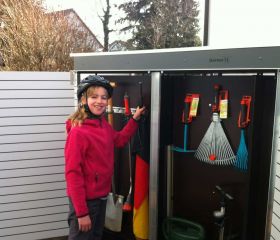 Gartenschrank-Kinderspielzeug.jpg