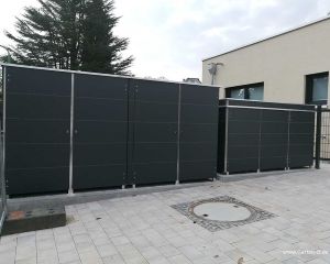 Die Fahrradgarage als Unterstand mit einer Mülltonnenbox
