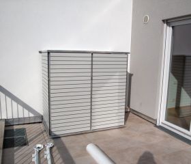 gartenschrank-auf-terrasse.jpg
