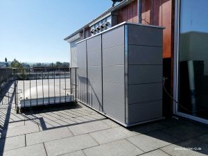 Tx ; GH ; MG Der moderne Gartenschrank auf die Terrasse