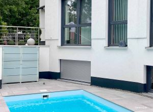 Glasschrank-pooltechnik-Strandnaehe