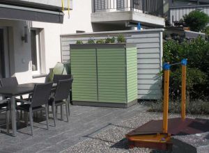 Der Outdoorschrank aus Plastik und Kunststoff