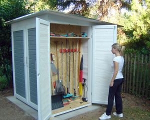 gartenschrank_im_gartenhaus.jpg