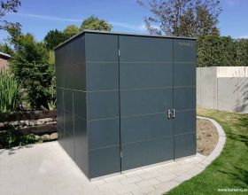 Das wetterfeste Gerätehaus aus HPL Trespa für Kitas und Schulen