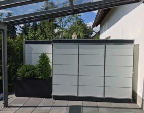 Das moderne Gerätehaus für die Terrasse