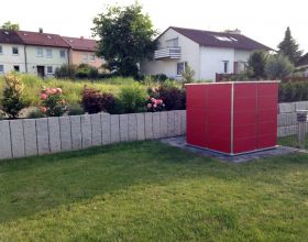 Kindergarten_gartenhaus_rot.jpg