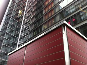 PU ; GH ; UP ; Das Gartenhaus in klein aus Kunststoff und Metall