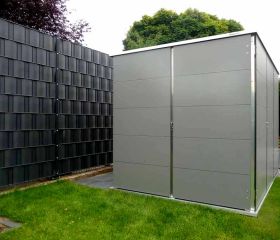 Modernes Gartenhaus aus Metall