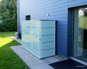Der moderne Garten-Geräte-Schrank aus Glas